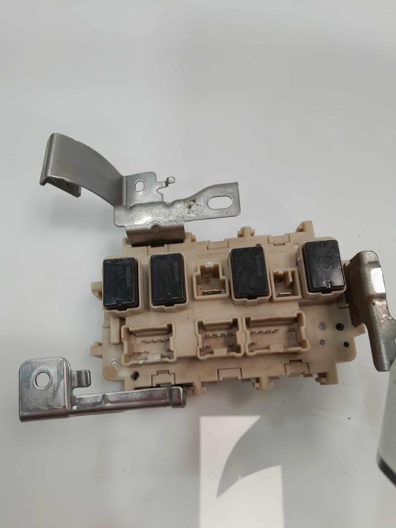 2015 Nissan Pathfinder Cabin Fuse Box