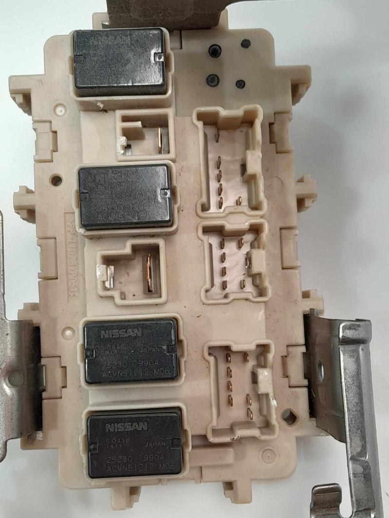 2015 Nissan Pathfinder Cabin Fuse Box