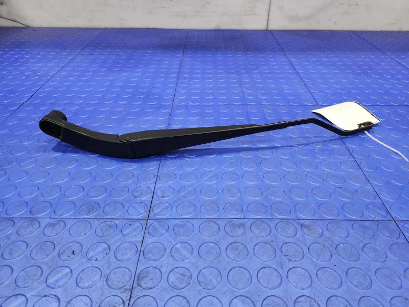 2015 GMC Yukon XL Wiper Arm