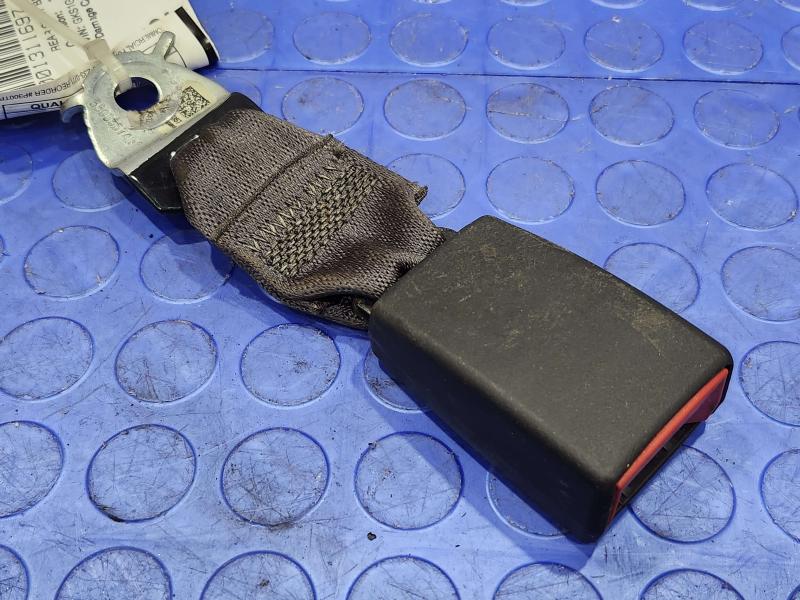 2015 GMC Yukon XL Rear Seat Belt