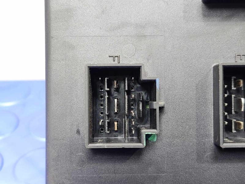 2011 Volkswagen Touareg Body Control Module BCM Genuine OEM 4H907063L