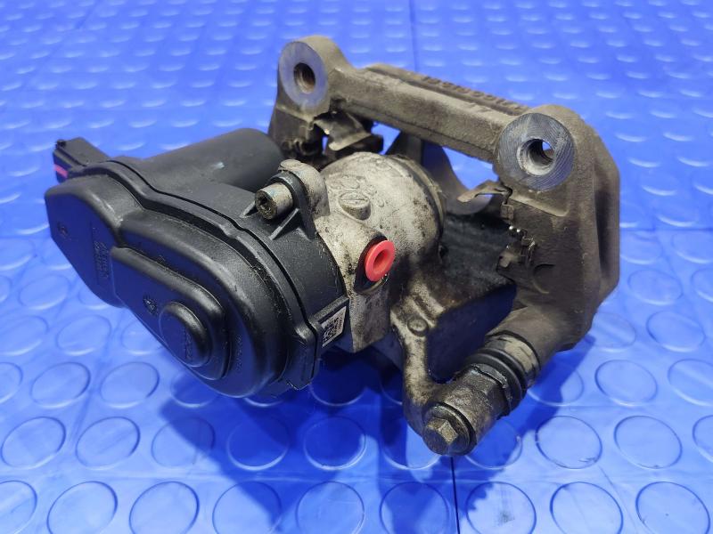 2017 Chrysler 200 Caliper