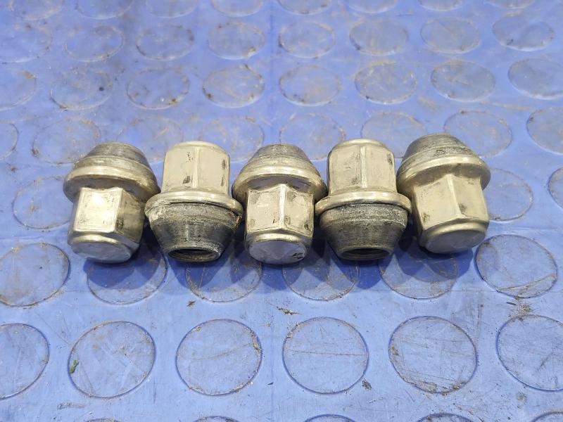 2016 Ford Edge Lug Nuts