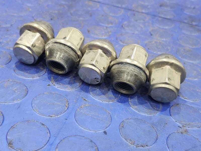 2016 Ford Edge Lug Nuts