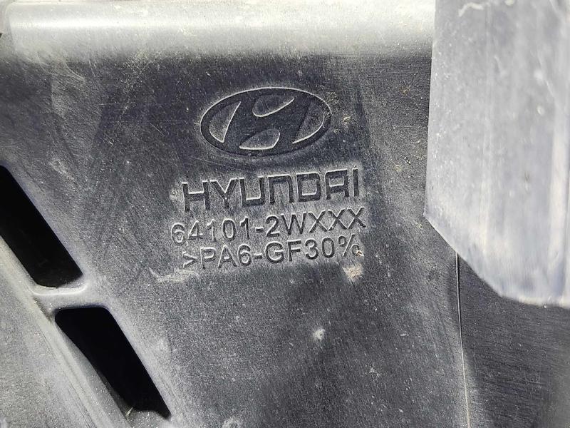 2013 Hyundai Santa Fe Radiator Support