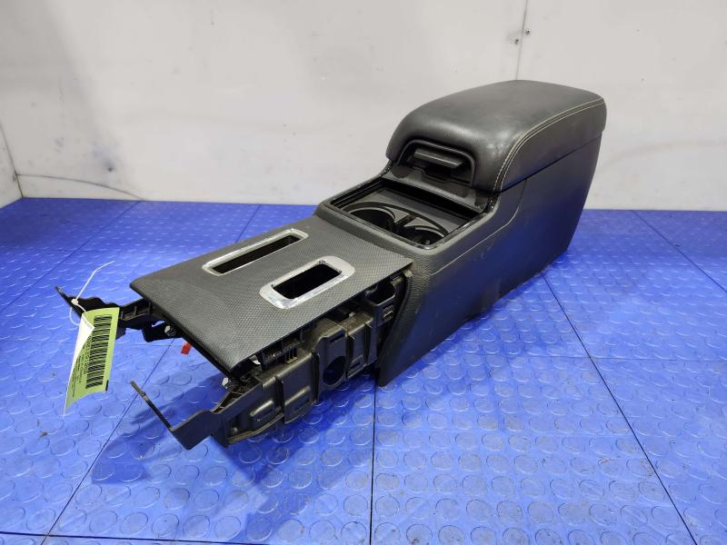 2013 Chrysler 300 Front Console