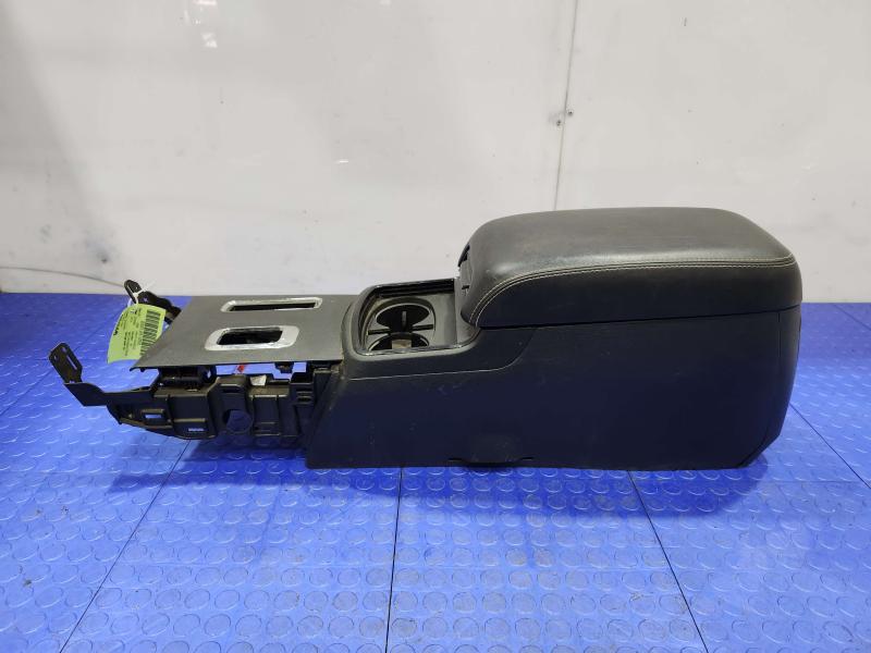 2013 Chrysler 300 Front Console