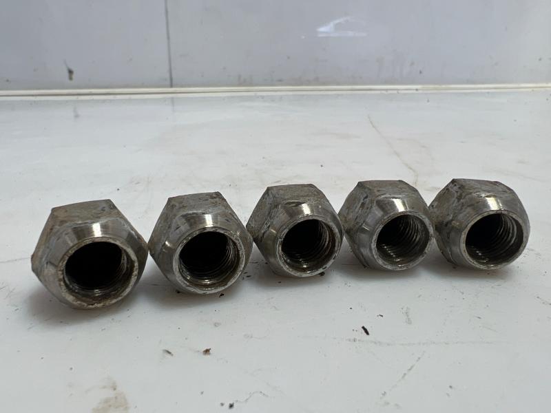 2005 Subaru Legacy Lug Nuts