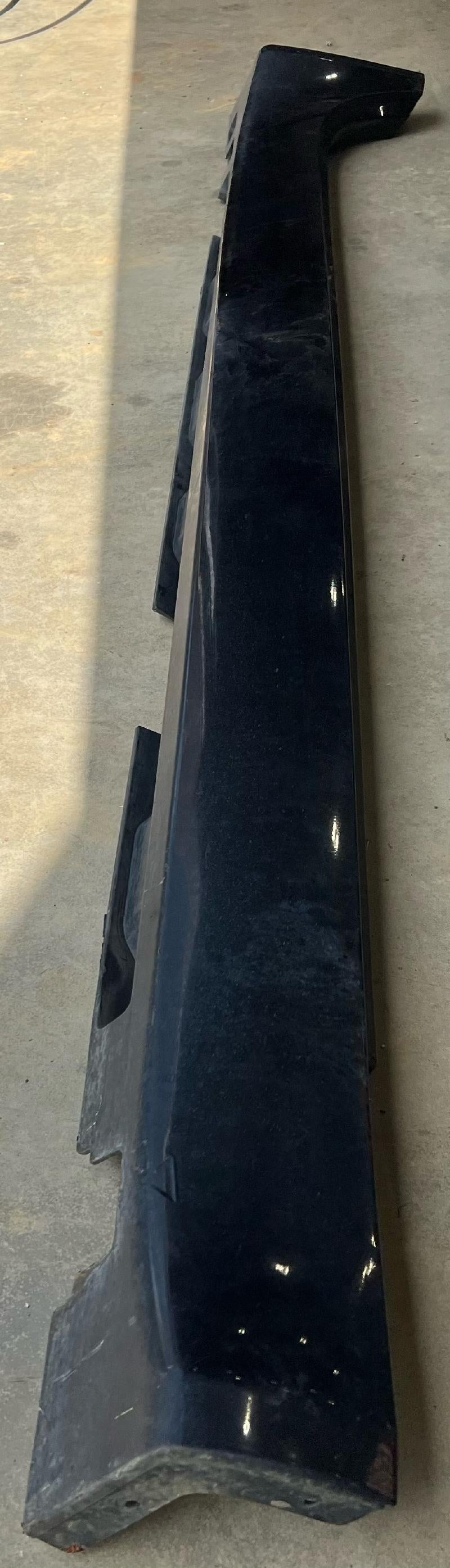 2011 Jaguar XF Rocker Moulding