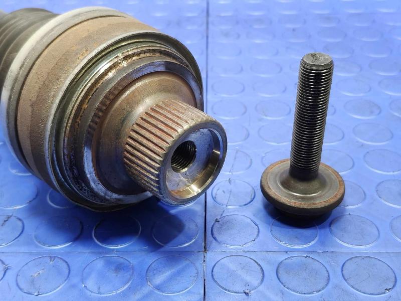 2018 Audi Q7 Axle Shaft