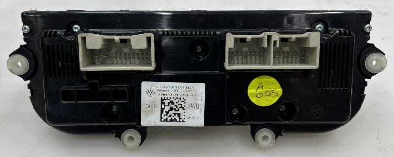 2013 Volkswagen Passat Heater A/C Control