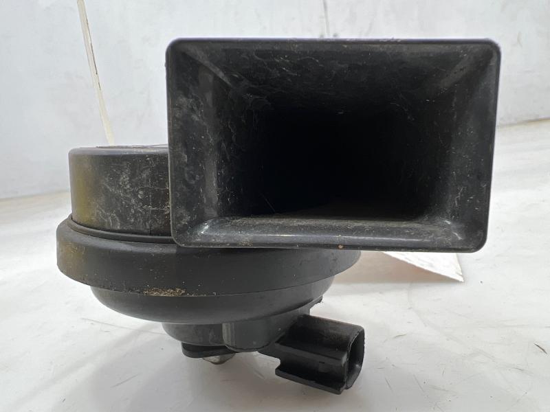 2010 - 2017 Chevy Equinox GMC Terrain Low Note Horn OEM 25949933