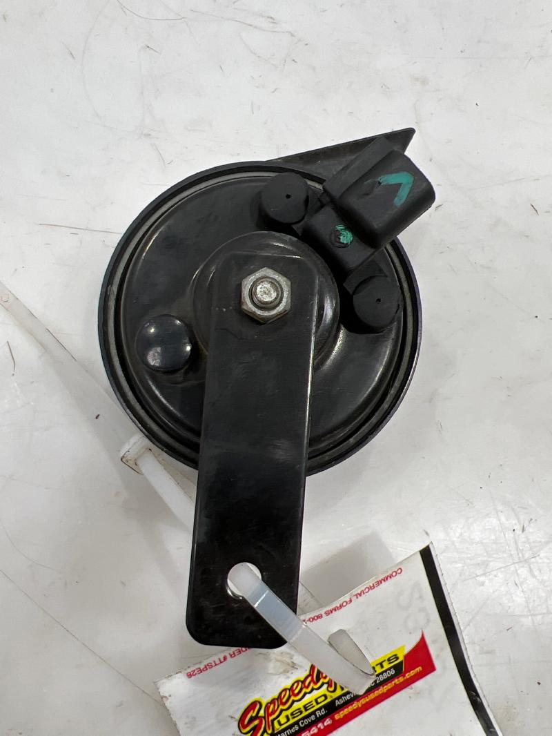2010 - 2017 Chevy Equinox GMC Terrain Low Note Horn OEM 25949933
