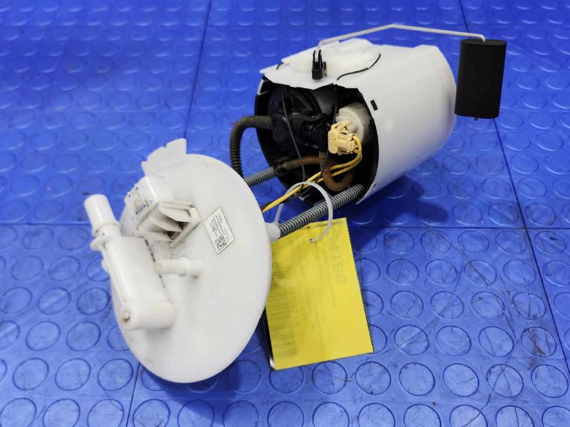 2017-2025 Cadillac XT5 AWD Tank Mounted Fuel Pump Assembly OEM 84479077