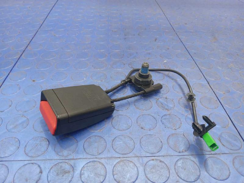 2016 Volvo XC90 Front Seat Belt