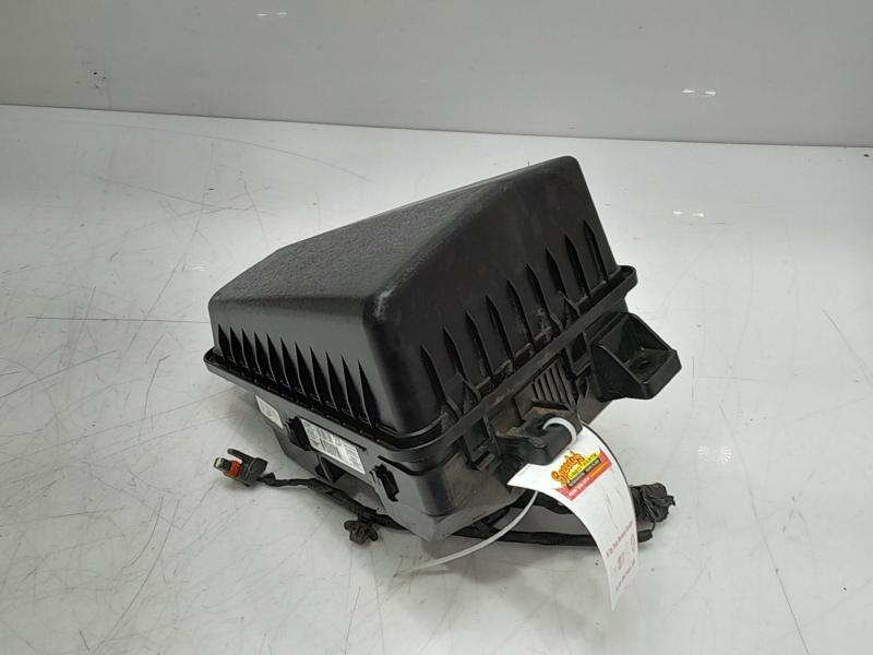 2012 Genesis Genesis Engine Fuse Box