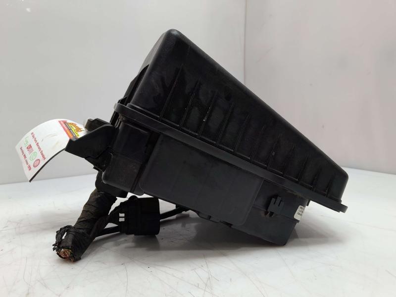 2012 Genesis Genesis Engine Fuse Box