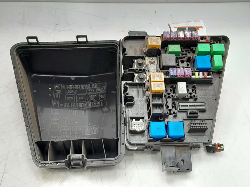 2012 Genesis Genesis Engine Fuse Box