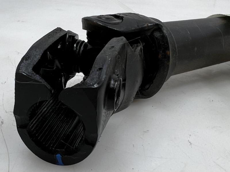 2017 - 2023 GMC Acadia Cadillac XT5 Steering Intermediate Shaft OEM 23134851