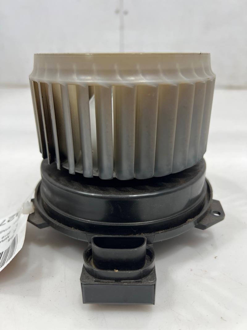 2017 - 2019 Mitsubishi Mirage Heater AC Blower Motor Assembly OEM 7802A247
