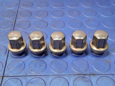 2008 Pontiac Solstice Lug Nuts