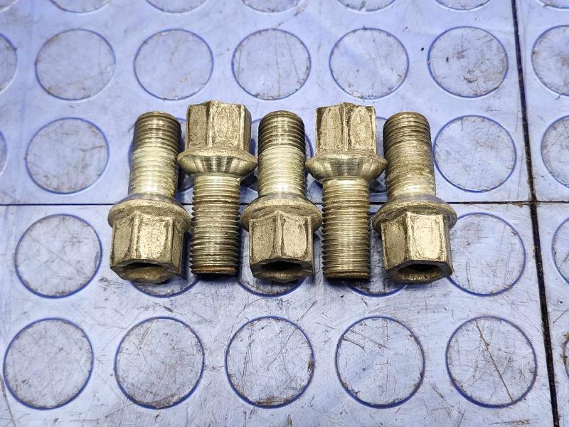 2012 Volkswagen Jetta Lug Nuts