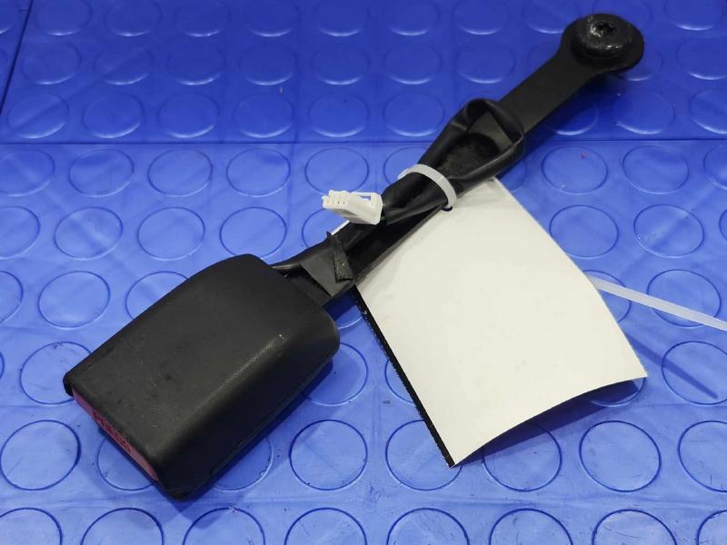 2015 Nissan Rogue Front Seat Belt