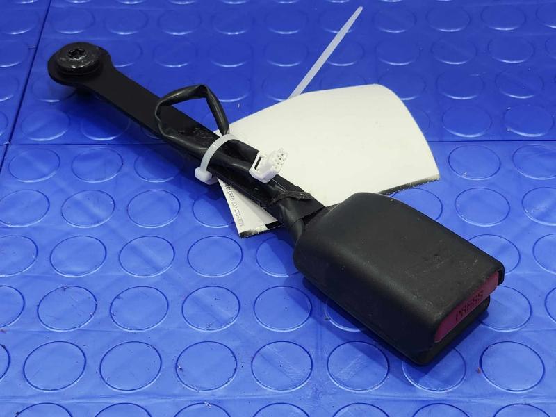 2015 Nissan Rogue Front Seat Belt