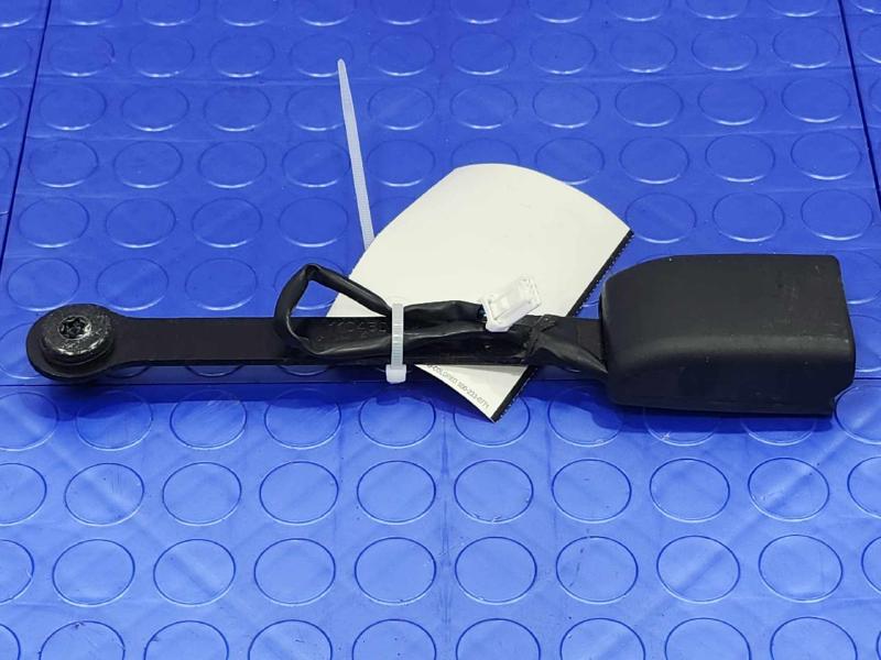 2015 Nissan Rogue Front Seat Belt