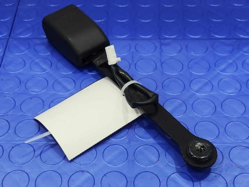 2015 Nissan Rogue Front Seat Belt