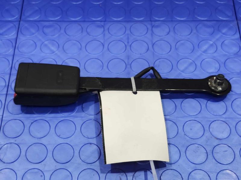 2015 Nissan Rogue Front Seat Belt