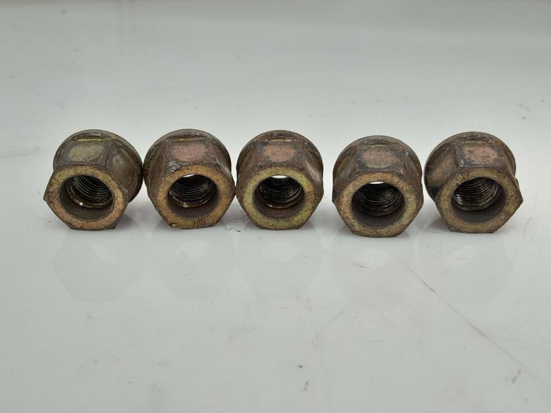 1995 Chevrolet Astro Lug Nuts