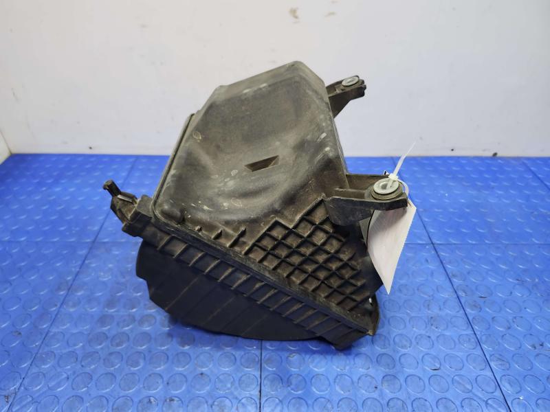 2015-2018 Kia Sedona Engine OEM Air Cleaner Box Assembly Genuine 28110A9100