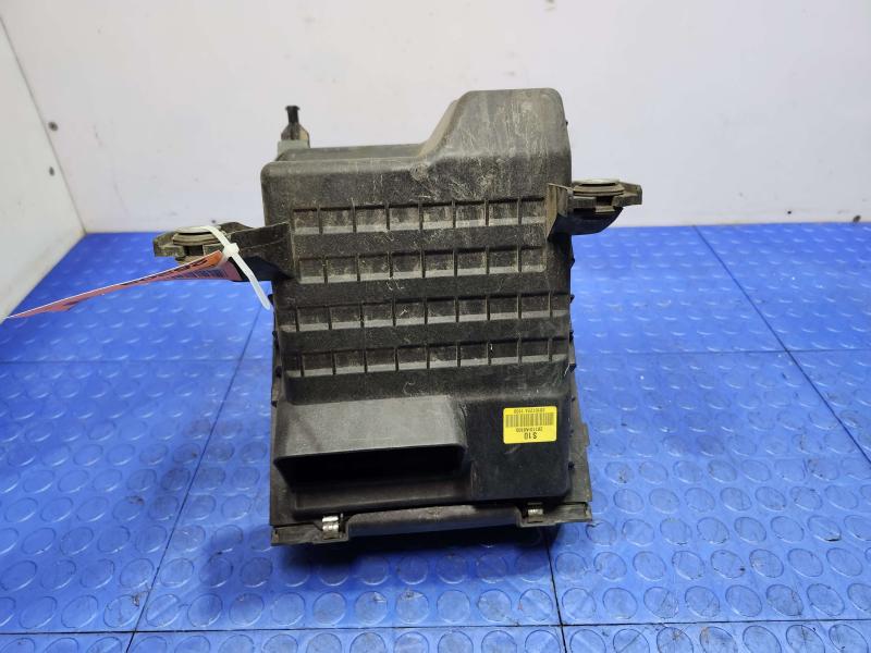 2015-2018 Kia Sedona Engine OEM Air Cleaner Box Assembly Genuine 28110A9100