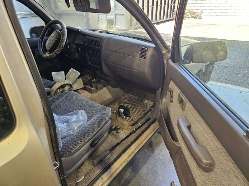 1998 Toyota Tacoma Throttle Body/Valve Assy