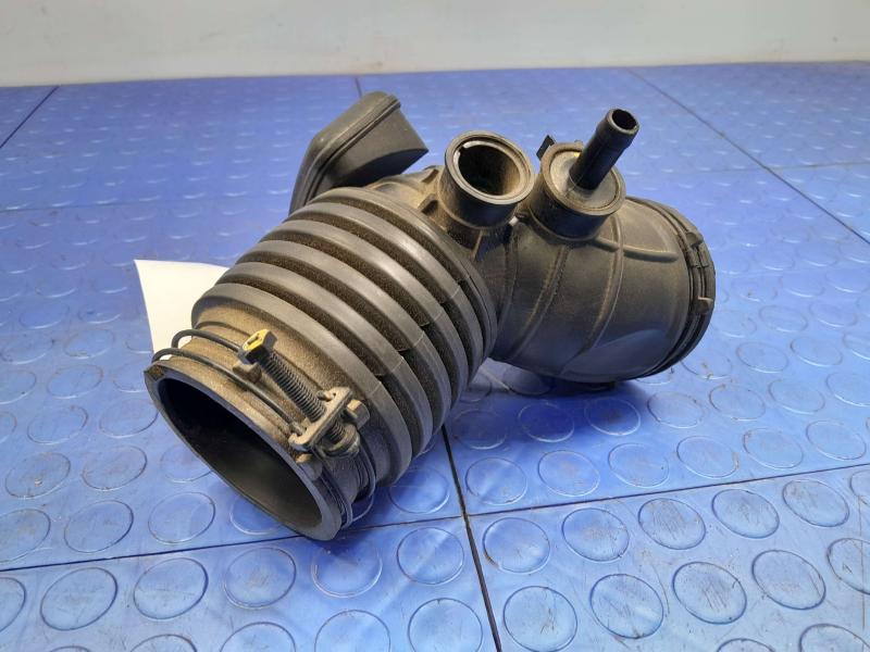 2020-2024 Kia Soul 2.0L Engine Air Intake Tube Genuine OEM 28140J9200