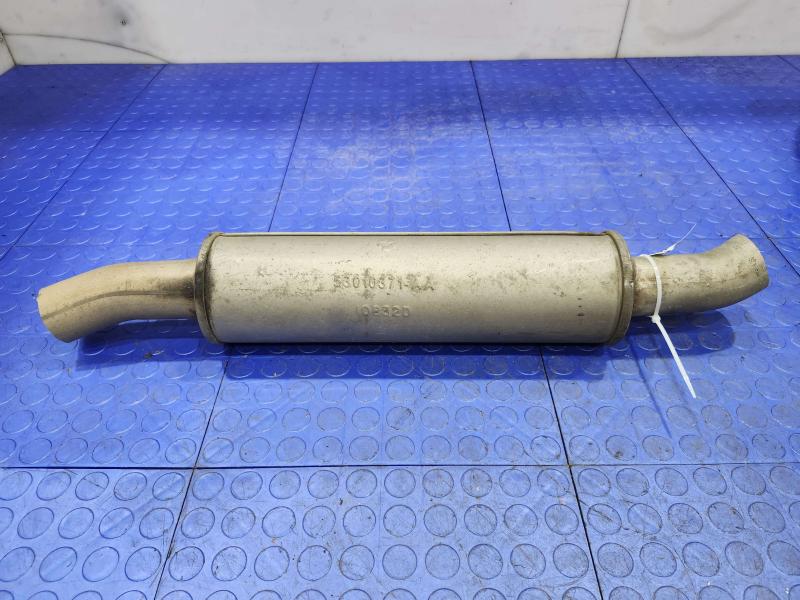 2013 Chrysler 300 Muffler