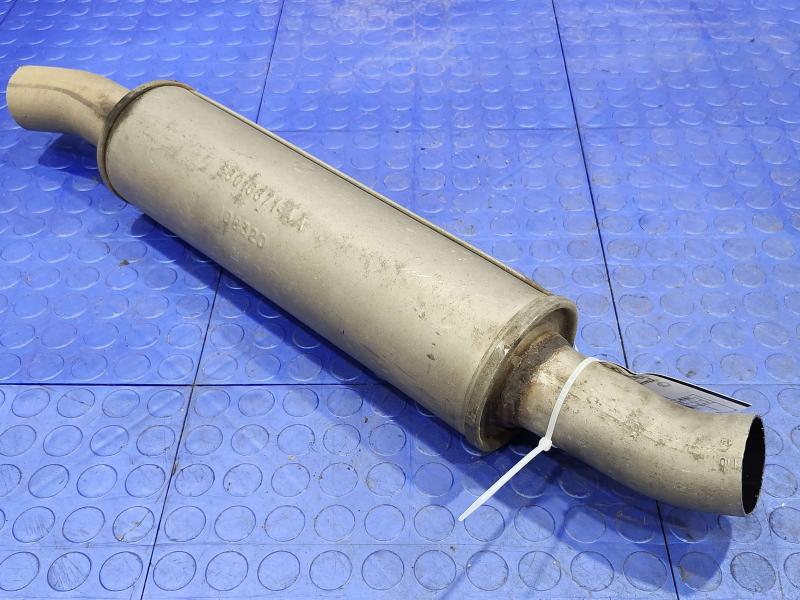 2013 Chrysler 300 Muffler