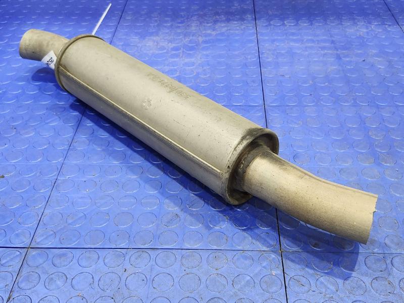 2013 Chrysler 300 Muffler