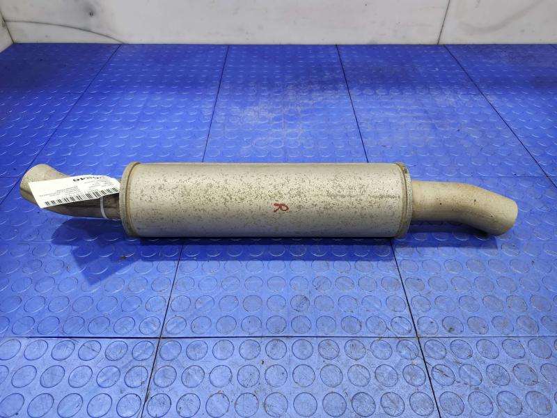 2013 Chrysler 300 Muffler
