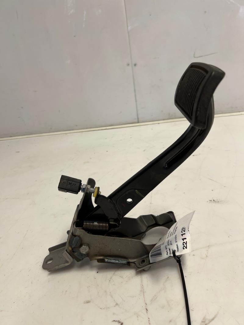 2014 2015 Kia Sorento Brake Pedal Assembly OEM