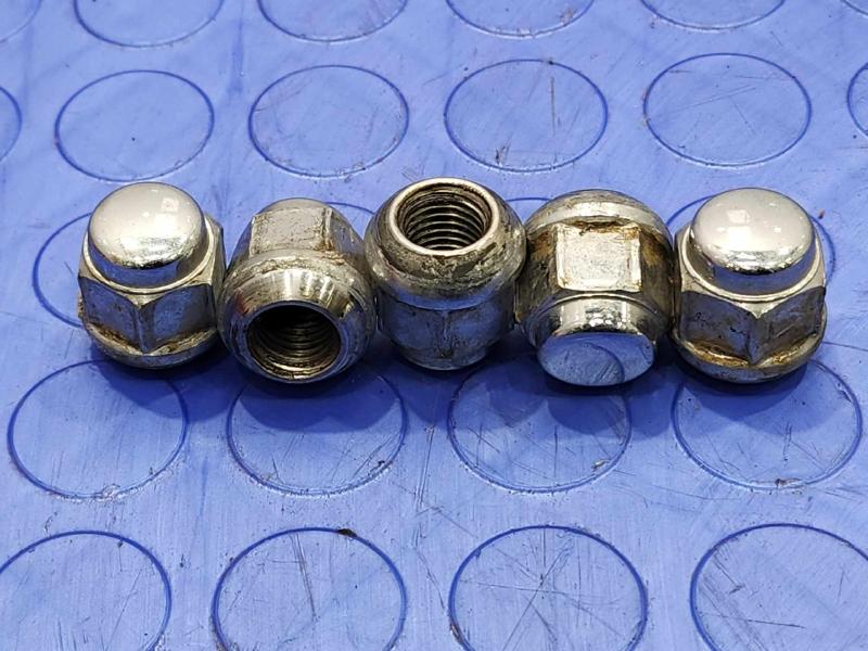 2016 Honda Civic Lug Nuts