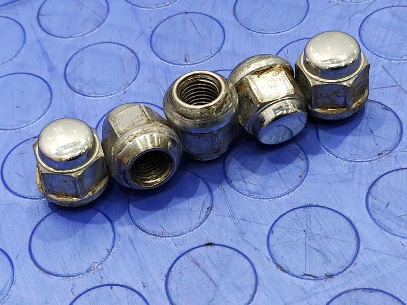 2016 Honda Civic Lug Nuts