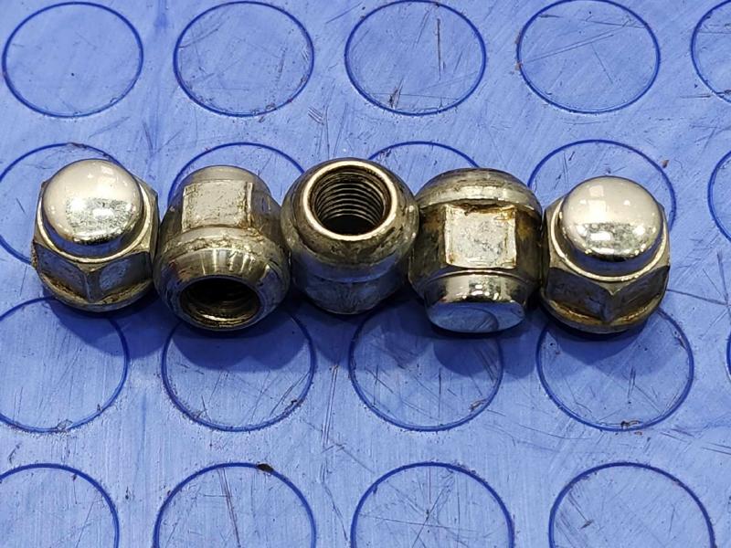 2016 Honda Civic Lug Nuts