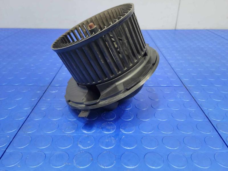 2009 Volkswagen Tiguan Blower Motor