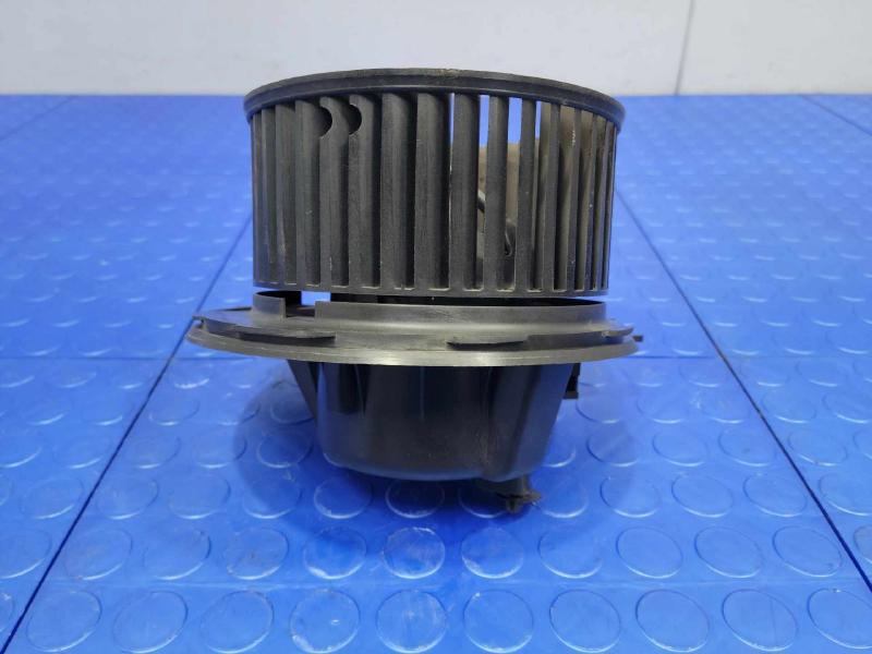 2009 Volkswagen Tiguan Blower Motor