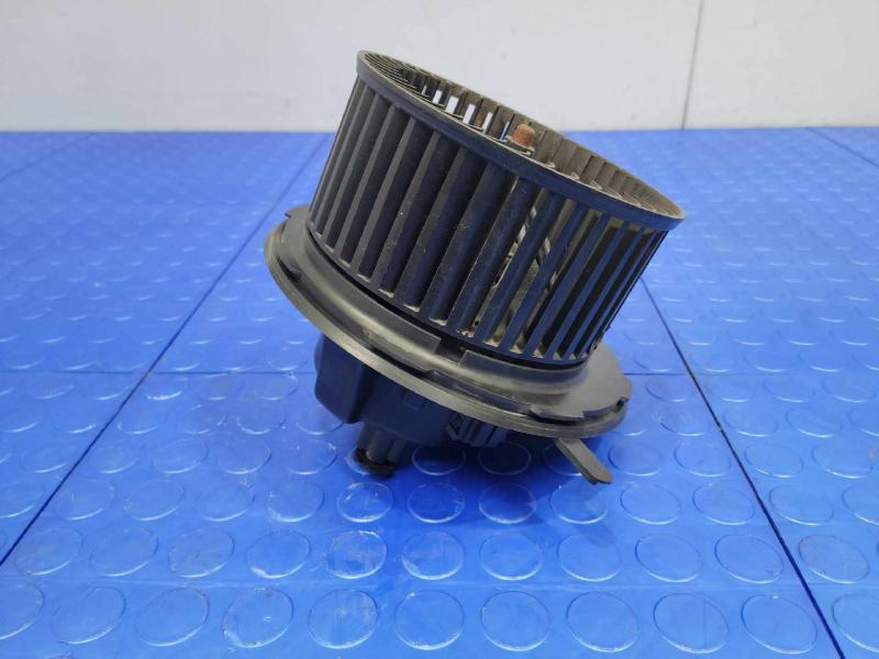 2009 Volkswagen Tiguan Blower Motor