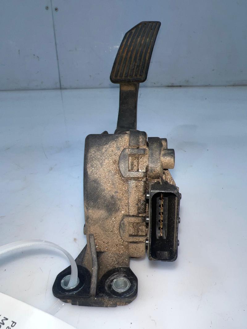 2004 Chevrolet Colorado Pedal Assembly