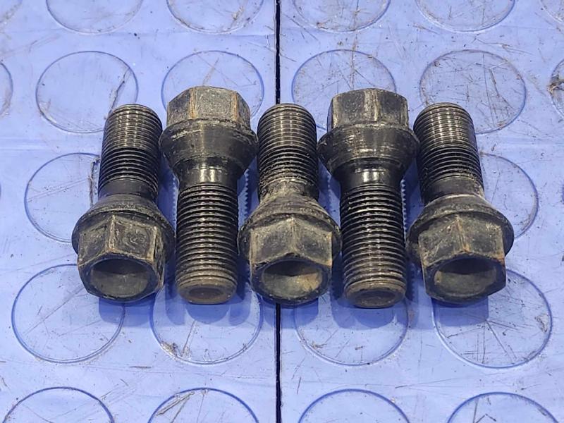 2017 MINI Cooper Lug Nuts