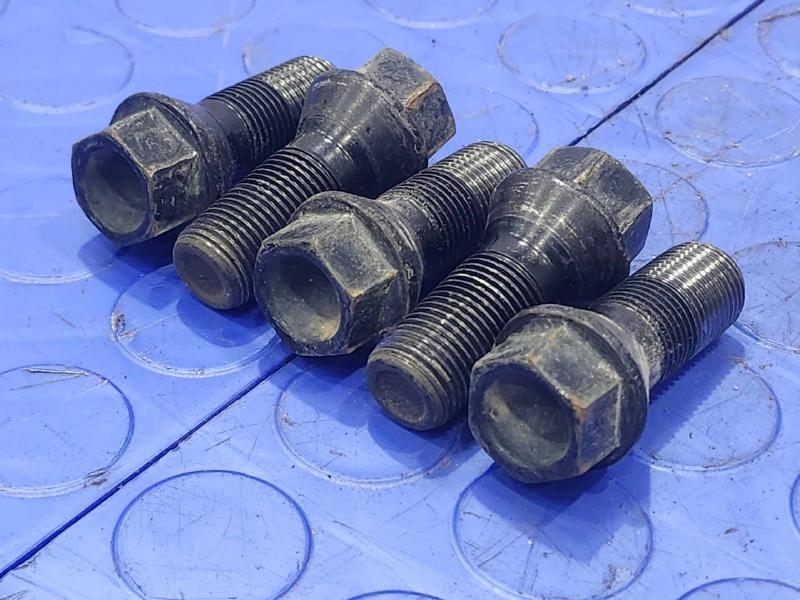 2017 MINI Cooper Lug Nuts